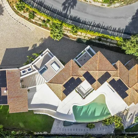 Exclusive And Elegance Seni, Pool * Lagos